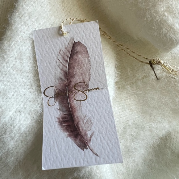 Jessica Simpson V Neck Sleeveless Sweater - Picture 7 of 7